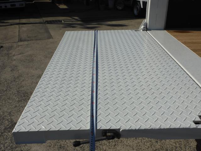 ダイナトラック 　極東垂直式パワーゲート　積載９００ｋｇ　総重量３．５ｔ未　新普通免許対応　ＡＴ　ディーゼル　ＥＴＣ　ナビ　Ｂカメラ　荷台内寸２８２／１６０／３６　荷台高７９　リフト内１５７／８５　リフト能力６００ｋｇ（34枚目）