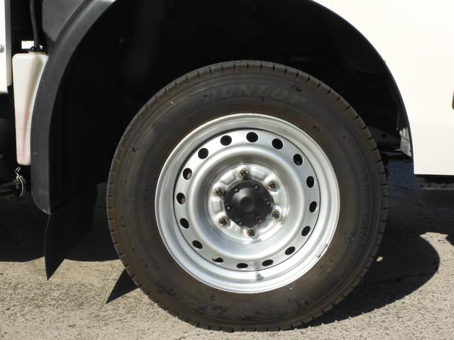 ダイナトラック 　極東垂直式パワーゲート　積載９００ｋｇ　総重量３．５ｔ未　新普通免許対応　ＡＴ　ディーゼル　ＥＴＣ　ナビ　Ｂカメラ　荷台内寸２８２／１６０／３６　荷台高７９　リフト内１５７／８５　リフト能力６００ｋｇ（45枚目）