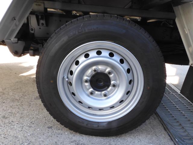 ダイナトラック 　極東垂直式パワーゲート　積載９００ｋｇ　総重量３．５ｔ未　新普通免許対応　ＡＴ　ディーゼル　ＥＴＣ　ナビ　Ｂカメラ　荷台内寸２８２／１６０／３６　荷台高７９　リフト内１５７／８５　リフト能力６００ｋｇ（46枚目）