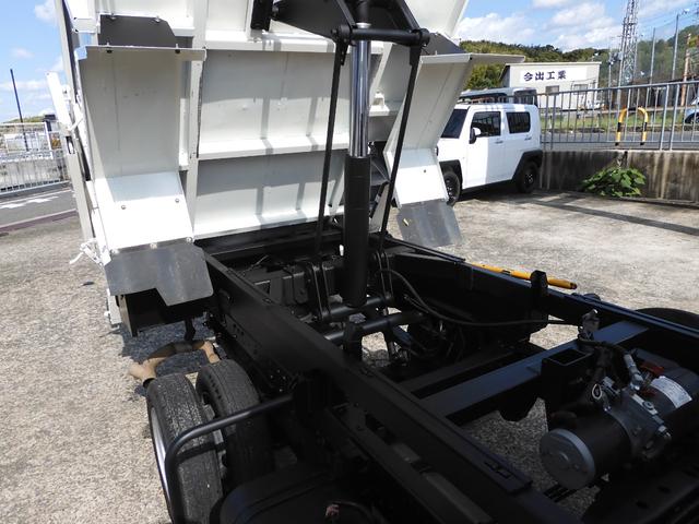 トヨエース 　深ダンプ　土砂禁ダンプ　清掃ダンプ　荷台鉄板張　積載１．２５ｔ　総重量３．５ｔ未　新普通免許対応　バックカメラモニター　左電動格納ミラー　荷室内寸　２４９　１５０　６０（12枚目）