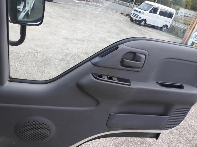 タイタントラック 平ボディー オートマ 積載1500kg エルフOEM ETC オートエアコン 電動格納ミラー キーレス ダブルタイヤ メッキグリル 荷台内寸 311/161/38 荷台高80(19枚目)