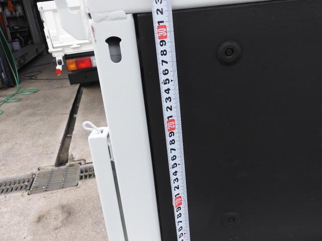 タイタントラック 平ボディー オートマ 積載1500kg エルフOEM ETC オートエアコン 電動格納ミラー キーレス ダブルタイヤ メッキグリル 荷台内寸 311/161/38 荷台高80(26枚目)