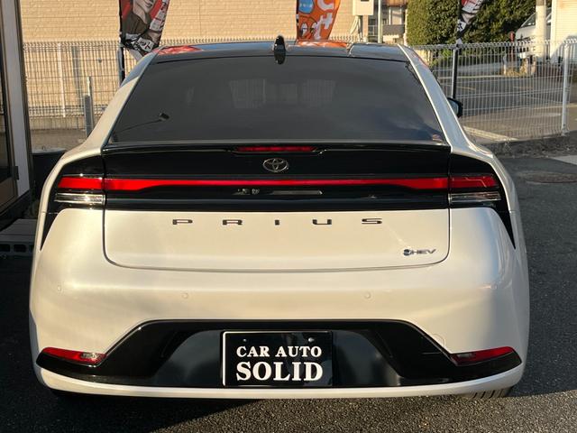 プリウス Ｚ　パノラマルーフ・黒革シート・１２．３型ＭＯＰナビ・パノラミックビューモニタ－・アドバンスドパーク・デジタルインナーミラー・パワーバックドア・シートベンチレーション・ＢＳＭ・ワイヤレス充電器（10枚目）