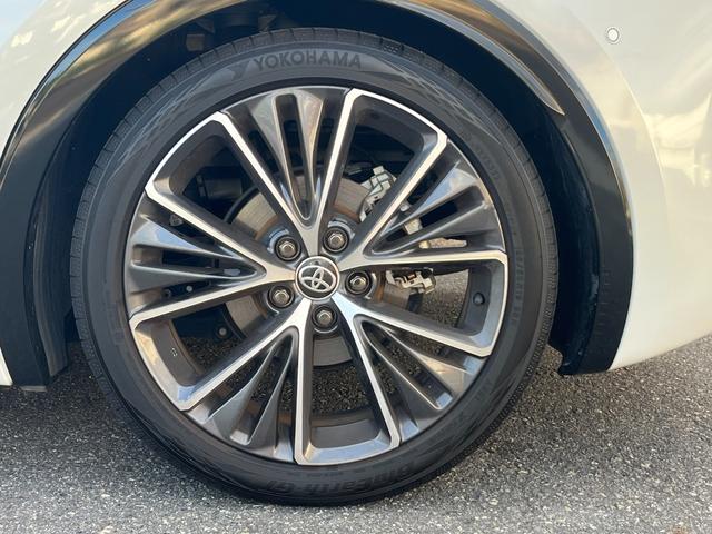 プリウス Ｚ　パノラマルーフ・黒革シート・１２．３型ＭＯＰナビ・パノラミックビューモニタ－・アドバンスドパーク・デジタルインナーミラー・パワーバックドア・シートベンチレーション・ＢＳＭ・ワイヤレス充電器（12枚目）