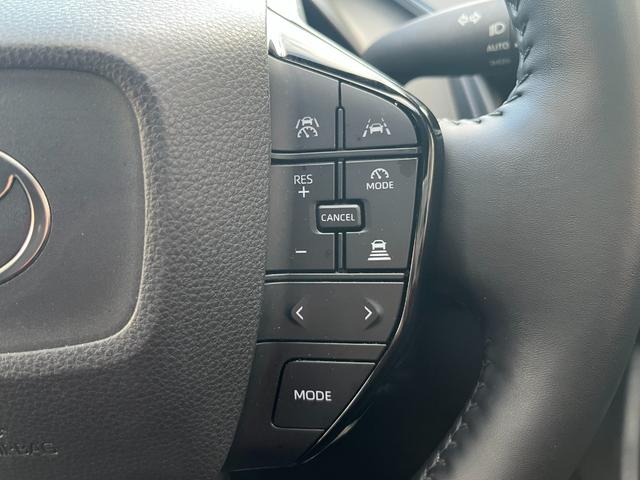 プリウス Ｚ　パノラマルーフ・黒革シート・１２．３型ＭＯＰナビ・パノラミックビューモニタ－・アドバンスドパーク・デジタルインナーミラー・パワーバックドア・シートベンチレーション・ＢＳＭ・ワイヤレス充電器（20枚目）