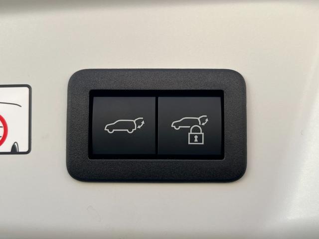 プリウス Ｚ　パノラマルーフ・黒革シート・１２．３型ＭＯＰナビ・パノラミックビューモニタ－・アドバンスドパーク・デジタルインナーミラー・パワーバックドア・シートベンチレーション・ＢＳＭ・ワイヤレス充電器（35枚目）