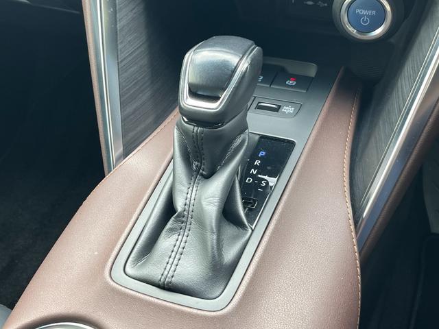 ハリアーハイブリッド Z レザーパッケージ JBLサウンドシステム・モデリスタ・12.3型フルセグナビ・パノラミックビューモニタ-・デジタルインナーミラー・シートベンチレーション・ステアリングヒーターBSM・パワーバックドア・黒革シート(28枚目)