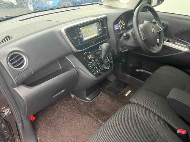 デイズルークス ハイウェイスター　Ｘ　純正フルセグＳＤナビ・アラウンドビューモニター・前後ドライブレコーダー・片側パワースライドドア・アイドリングストップ・ＥＴＣ・プッシュスタート・ＨＩＤヘッドライト（13枚目）