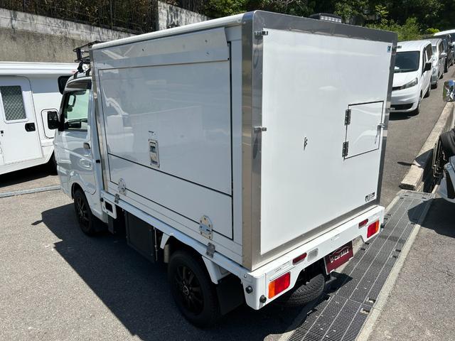 キャリイトラック 　移動販売冷凍車４０ｌ清排水タンク（7枚目）