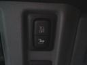 TCL(スリップを感知すると、その車輪にブレ-キをかけてスリップを抑制し、さらにエンジン出力をコントロ-ルすることで、駆動力を適切に配分し、発進・加速をサポ-トする機能)が付いてます。