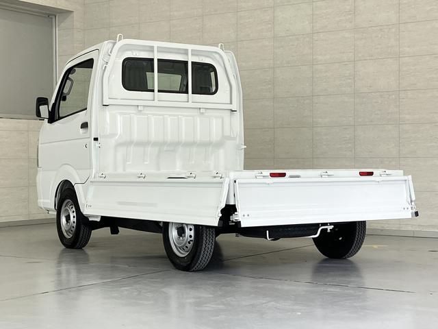 キャリイトラック ＫＣエアコンパワステ　６型　５ＭＴ　ＡＭ／ＦＭラジオ　オートライト　エアコン　スペアタイヤ（6枚目）