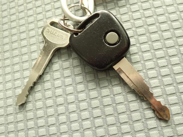 アルト S 2WD レーダーブレーキサポート装着車 車検整備付 AM/FMラジオ付CDプレーヤー 前方誤発進抑制機能 コーナーセンサー 車検整備付 フロアマット ドアバイザー シートヒーター キーレスエントリー アイドリングストップ 運転席・助手席エアバック(17枚目)