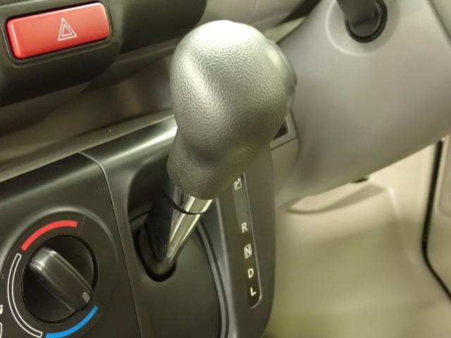 エブリイ ＰＣ　６型　２ＷＤ　インパネＣＶＴ　スズキプレミアム中古車　衝突被害軽減ブレーキ　リヤパーキングセンサー　車検整備付　ＬＥＤヘッドランプ　ハイビームアシスト　後席両側スライドドア　シートヒーター　アイドリングストップ　スペアタイヤ　マッドフラップ（42枚目）