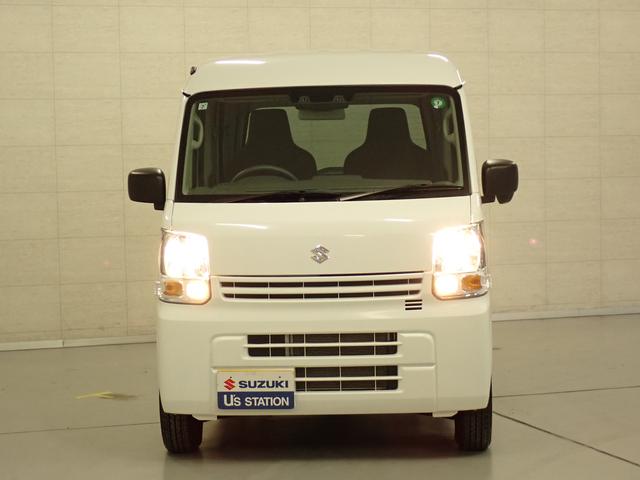 エブリイ ＰＡリミテッド　６型　５ＭＴ　デュアルカメラブレーキサポート　インパネ５ＭＴ　後席両側スライドドア　衝突被害軽減Ｂ　ＡＭ／ＦＭラジオ　リヤパーキングセンサー　ハイビームアシスト　キーレスエントリー　車線逸脱警報機能　スモークガラス　マッドフラップ　スペアタイヤ（2枚目）