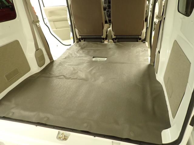 エブリイ ＰＡリミテッド　６型　５ＭＴ　デュアルカメラブレーキサポート　インパネ５ＭＴ　後席両側スライドドア　衝突被害軽減Ｂ　ＡＭ／ＦＭラジオ　リヤパーキングセンサー　ハイビームアシスト　キーレスエントリー　車線逸脱警報機能　スモークガラス　マッドフラップ　スペアタイヤ（3枚目）