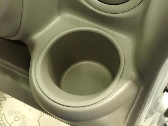 エブリイ ＰＡリミテッド　６型　５ＭＴ　デュアルカメラブレーキサポート　インパネ５ＭＴ　後席両側スライドドア　衝突被害軽減Ｂ　ＡＭ／ＦＭラジオ　リヤパーキングセンサー　ハイビームアシスト　キーレスエントリー　車線逸脱警報機能　スモークガラス　マッドフラップ　スペアタイヤ（22枚目）