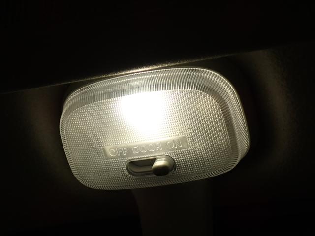 エブリイ ＰＡリミテッド　６型　５ＭＴ　デュアルカメラブレーキサポート　インパネ５ＭＴ　後席両側スライドドア　衝突被害軽減Ｂ　ＡＭ／ＦＭラジオ　リヤパーキングセンサー　ハイビームアシスト　キーレスエントリー　車線逸脱警報機能　スモークガラス　マッドフラップ　スペアタイヤ（28枚目）