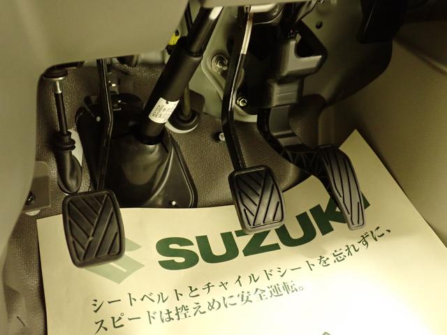 エブリイ ＰＡリミテッド　６型　５ＭＴ　デュアルカメラブレーキサポート　インパネ５ＭＴ　後席両側スライドドア　衝突被害軽減Ｂ　ＡＭ／ＦＭラジオ　リヤパーキングセンサー　ハイビームアシスト　キーレスエントリー　車線逸脱警報機能　スモークガラス　マッドフラップ　スペアタイヤ（46枚目）