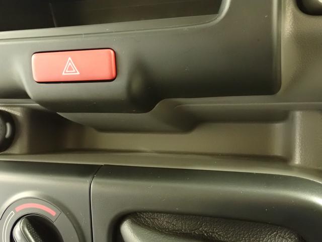 エブリイ ＰＡリミテッド　６型　５ＭＴ　デュアルカメラブレーキサポート　インパネ５ＭＴ　後席両側スライドドア　衝突被害軽減Ｂ　ＡＭ／ＦＭラジオ　リヤパーキングセンサー　ハイビームアシスト　キーレスエントリー　車線逸脱警報機能　スモークガラス　マッドフラップ　スペアタイヤ（47枚目）