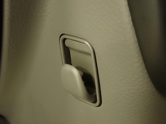 エブリイ ＰＡリミテッド　６型　５ＭＴ　デュアルカメラブレーキサポート　インパネ５ＭＴ　後席両側スライドドア　衝突被害軽減Ｂ　ＡＭ／ＦＭラジオ　リヤパーキングセンサー　ハイビームアシスト　キーレスエントリー　車線逸脱警報機能　スモークガラス　マッドフラップ　スペアタイヤ（51枚目）