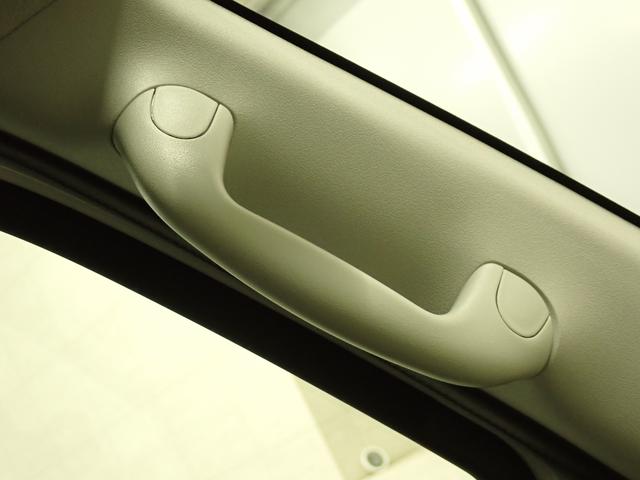 エブリイ ＰＡリミテッド　６型　５ＭＴ　デュアルカメラブレーキサポート　インパネ５ＭＴ　後席両側スライドドア　衝突被害軽減Ｂ　ＡＭ／ＦＭラジオ　リヤパーキングセンサー　ハイビームアシスト　キーレスエントリー　車線逸脱警報機能　スモークガラス　マッドフラップ　スペアタイヤ（57枚目）