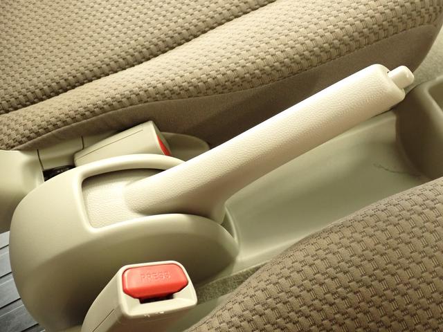 手で引くタイプのサイドブレーキ。