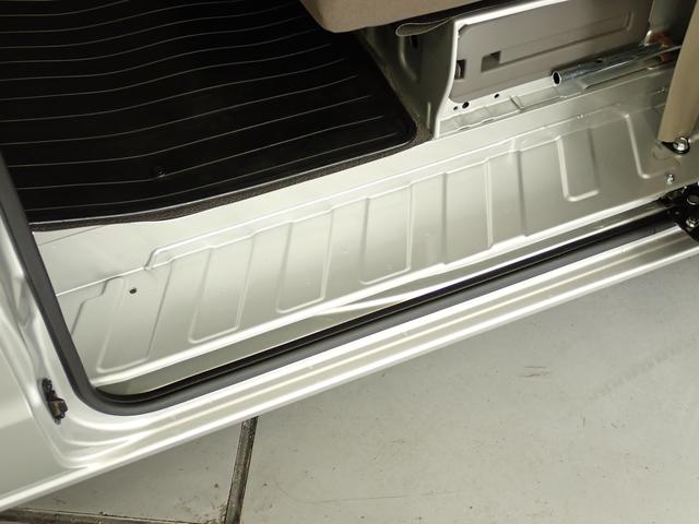 ステップが低く、乗り降りスムーズです。