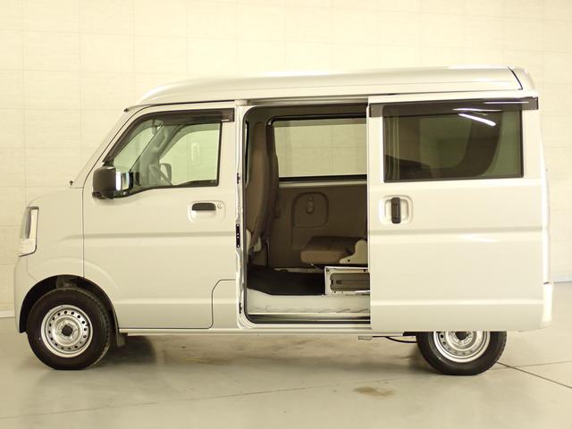 エブリイ PA 6型 2WD 4AT スズキセーフティサポート非装着車 AM/FMラジオ リヤパーキングセンサー 後席両側スライドドア フロアマット バイザー オートライト マニュアルエアコン アイドリングストップ マッドフラップ スペアタイヤ 運転席・助手席エアバック(7枚目)