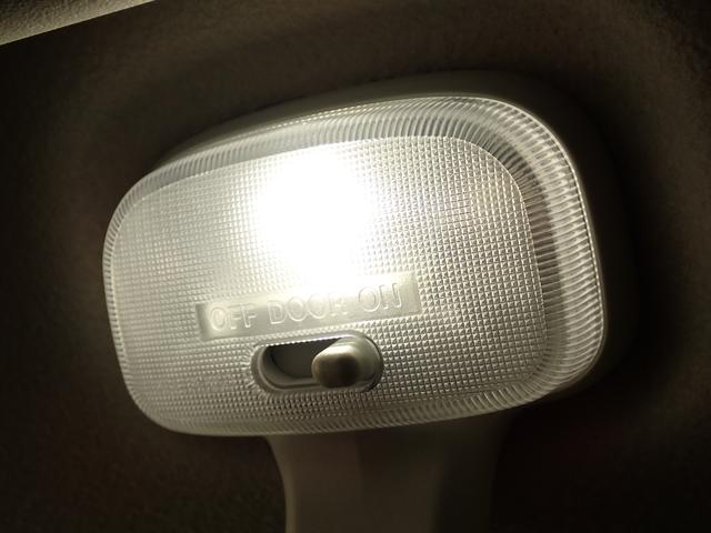 エブリイ PA 6型 2WD 4AT スズキセーフティサポート非装着車 AM/FMラジオ リヤパーキングセンサー 後席両側スライドドア フロアマット バイザー オートライト マニュアルエアコン アイドリングストップ マッドフラップ スペアタイヤ 運転席・助手席エアバック(10枚目)