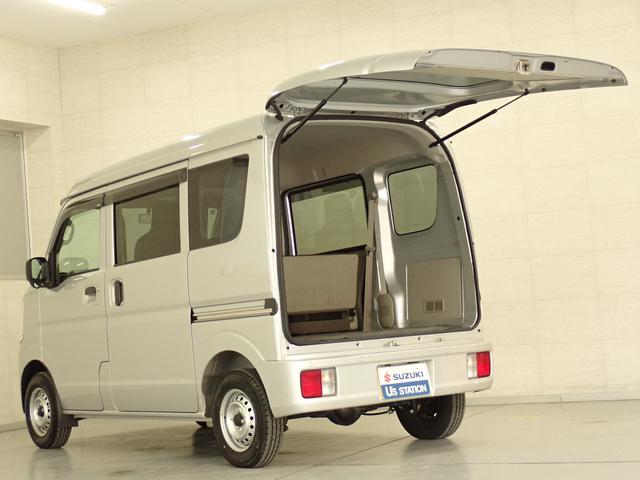 エブリイ PA 6型 2WD 4AT スズキセーフティサポート非装着車 AM/FMラジオ リヤパーキングセンサー 後席両側スライドドア フロアマット バイザー オートライト マニュアルエアコン アイドリングストップ マッドフラップ スペアタイヤ 運転席・助手席エアバック(17枚目)