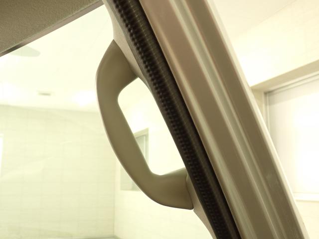 エブリイ PA 6型 2WD 4AT スズキセーフティサポート非装着車 AM/FMラジオ リヤパーキングセンサー 後席両側スライドドア フロアマット バイザー オートライト マニュアルエアコン アイドリングストップ マッドフラップ スペアタイヤ 運転席・助手席エアバック(41枚目)