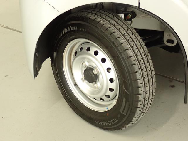 エブリイ PA 6型 2WD 4AT スズキセーフティサポート非装着車 AM/FMラジオ リヤパーキングセンサー 後席両側スライドドア フロアマット バイザー オートライト マニュアルエアコン アイドリングストップ マッドフラップ スペアタイヤ 運転席・助手席エアバック(52枚目)