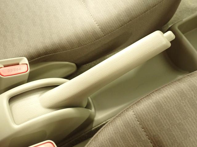 エブリイ PA 6型 2WD 4AT スズキセーフティサポート非装着車 AM/FMラジオ リヤパーキングセンサー 後席両側スライドドア フロアマット バイザー オートライト マニュアルエアコン アイドリングストップ マッドフラップ スペアタイヤ 運転席・助手席エアバック(54枚目)