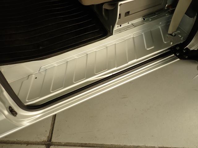 エブリイ PA 6型 2WD 4AT スズキセーフティサポート非装着車 AM/FMラジオ リヤパーキングセンサー 後席両側スライドドア フロアマット バイザー オートライト マニュアルエアコン アイドリングストップ マッドフラップ スペアタイヤ 運転席・助手席エアバック(59枚目)