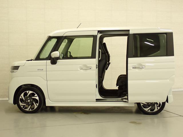 スペーシアカスタム カスタム　ＨＹＢＲＩＤ　ＸＳ　全方位モニター付ナビ　コネクト　ナビ　全方位カメラ　スズキコネクト　ＡＣＣ　後席両側電動スライドドア　ステアリングヒーター　電動パーキングブレーキ　衝突被害軽減ブレーキ　サーキュレーター　フロアマット　ＬＥＤヘッドランプ　ＡＷ（5枚目）