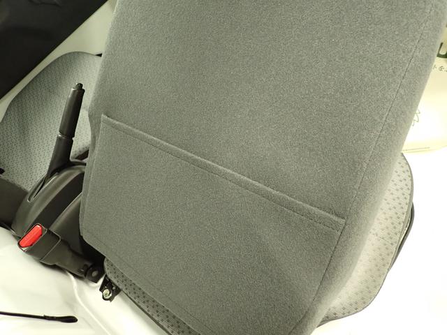 キャリイトラック KCエアコンパワステ 6型 4AT セーフティサポート装着車 2WD AM/FMラジオ 衝突被害軽減ブレーキ 車検整備付 車線逸脱警報機能 アイドリングストップ ハイビームアシスト マッドフラップ 誤発進抑制機能 マニュアルエアコン 運転席・助手席エアバック(32枚目)