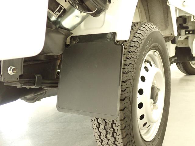 キャリイトラック KCエアコンパワステ 6型 4AT セーフティサポート装着車 2WD AM/FMラジオ 衝突被害軽減ブレーキ 車検整備付 車線逸脱警報機能 アイドリングストップ ハイビームアシスト マッドフラップ 誤発進抑制機能 マニュアルエアコン 運転席・助手席エアバック(56枚目)
