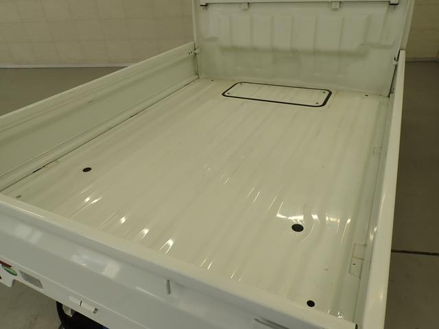 キャリイトラック ＫＣ　エアコン・パワステ　２ＷＤ　３ＡＴ　運転席エアバック　２ＷＤ　フロア３ＡＴ　ナビ　ＥＴＣ　ドアバイザー　マニュアルエアコン　運転席エアバック　マッドフラップ　アングルポストプロテクター　シガーライター　灰皿（9枚目）