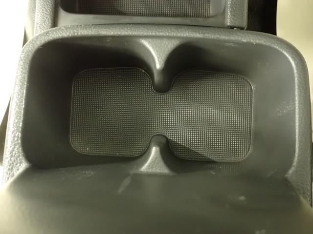 キャリイトラック ＫＣ　エアコン・パワステ　２ＷＤ　３ＡＴ　運転席エアバック　２ＷＤ　フロア３ＡＴ　ナビ　ＥＴＣ　ドアバイザー　マニュアルエアコン　運転席エアバック　マッドフラップ　アングルポストプロテクター　シガーライター　灰皿（12枚目）