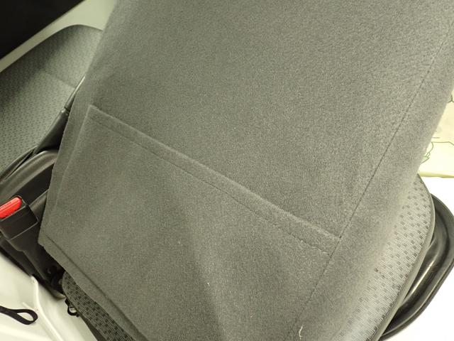 キャリイトラック ＫＣ　エアコン・パワステ　２ＷＤ　３ＡＴ　運転席エアバック　２ＷＤ　フロア３ＡＴ　ナビ　ＥＴＣ　ドアバイザー　マニュアルエアコン　運転席エアバック　マッドフラップ　アングルポストプロテクター　シガーライター　灰皿（21枚目）