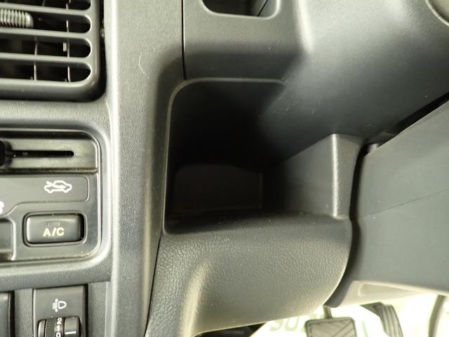 キャリイトラック ＫＣ　エアコン・パワステ　２ＷＤ　３ＡＴ　運転席エアバック　２ＷＤ　フロア３ＡＴ　ナビ　ＥＴＣ　ドアバイザー　マニュアルエアコン　運転席エアバック　マッドフラップ　アングルポストプロテクター　シガーライター　灰皿（23枚目）