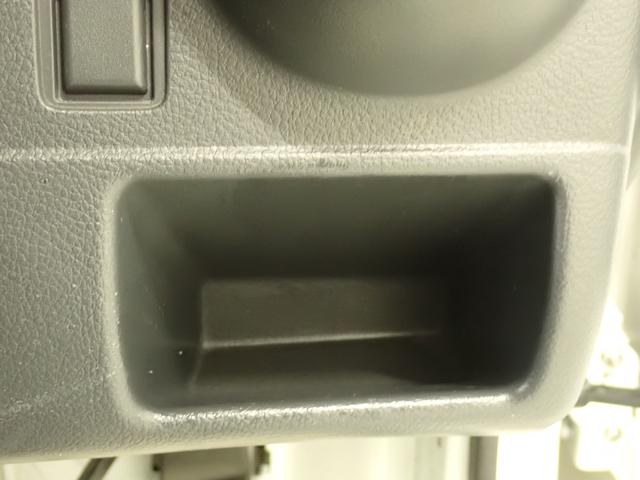 キャリイトラック ＫＣ　エアコン・パワステ　２ＷＤ　３ＡＴ　運転席エアバック　２ＷＤ　フロア３ＡＴ　ナビ　ＥＴＣ　ドアバイザー　マニュアルエアコン　運転席エアバック　マッドフラップ　アングルポストプロテクター　シガーライター　灰皿（28枚目）