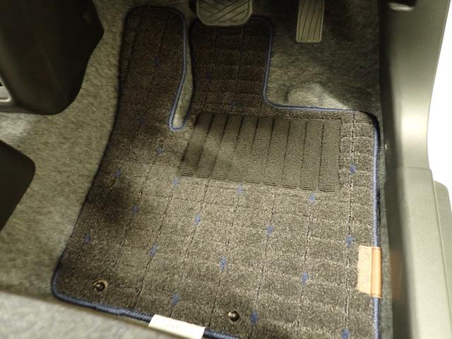 アルト L 2型 2WD CVT デュアルカメラブレーキサポート 衝突被害軽減B リヤパーキングセンサー ハイビームアシスト フロアマット シートヒーター キーレスエントリー 車線逸脱警報機能 アイドリングストップ サイド・カーテンエアバック マニュアルエアコン(5枚目)