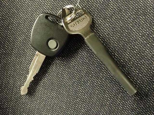 アルト L 2型 2WD CVT デュアルカメラブレーキサポート 衝突被害軽減B リヤパーキングセンサー ハイビームアシスト フロアマット シートヒーター キーレスエントリー 車線逸脱警報機能 アイドリングストップ サイド・カーテンエアバック マニュアルエアコン(26枚目)