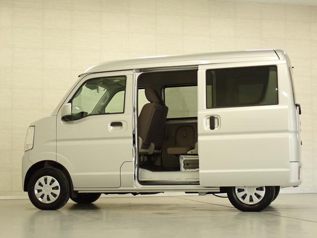 エブリイ ＰＣ　６型　２ＷＤ　ＣＶＴ　デュアルカメラブレーキサポート　衝突被害軽減ブレーキ　リヤパーキングセンサー　車検整備付　ＬＥＤヘッドランプ　ハイビームアシスト　後席両側スライドドア　フロアマット　シートヒーター　車線逸脱警報機能　マッドフラップ　スペアタイヤ（6枚目）