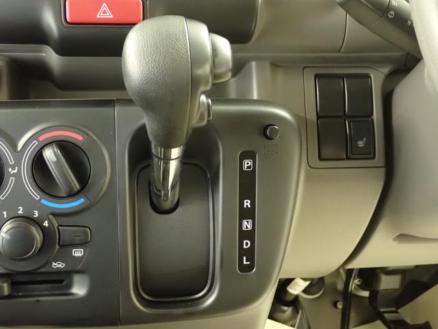 エブリイ ＰＣ　６型　２ＷＤ　ＣＶＴ　デュアルカメラブレーキサポート　衝突被害軽減ブレーキ　リヤパーキングセンサー　車検整備付　ＬＥＤヘッドランプ　ハイビームアシスト　後席両側スライドドア　フロアマット　シートヒーター　車線逸脱警報機能　マッドフラップ　スペアタイヤ（26枚目）