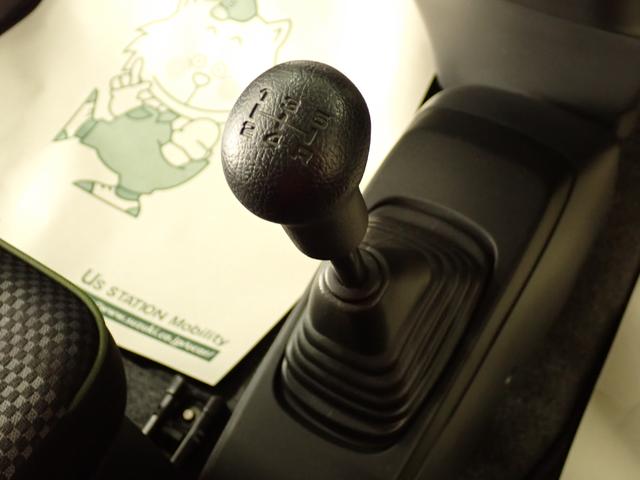 ハスラー Ｇ　ＭＲ３１Ｓ　２型　２ＷＤ　フロア５ＭＴ　車検整備付　５ＭＴ　ナビ　バックカメラ　ＥＴＣ　車検整備付　フロアマット　ドアバイザー　キーレスエントリー　セキュリティーアラーム　アイドリングストップ　シートヒーター　運転席・助手席エアバック（3枚目）