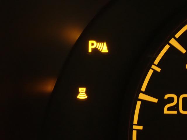 キャリイトラック KCエアコン・パワステ 7型 パートタイム4WD 4AT 4WD 衝突被害軽減ブレーキ 誤発進抑制機能 AM/FMラジオ アイドリングストップ ハイビームアシスト キーレスエントリー フロアマット マッドフラップ スペアタイヤ 車線逸脱警報機能 オートライト(27枚目)