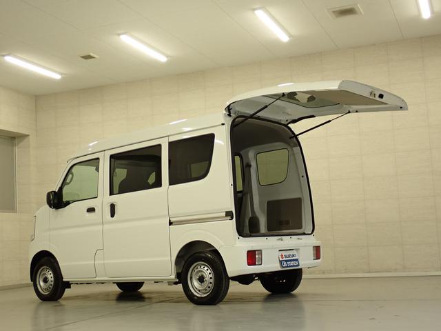 エブリイ PAリミテッド 6型 4WD 5MT LEDヘッドランプ インパネ5MT パートタイム4WD AM/FMラジオ 衝突被害軽減ブレーキ LEDヘッドランプ ハイビームアシスト フロアマット リヤパーキングセンサー キーレスエントリー 後席両側スライドドア(17枚目)