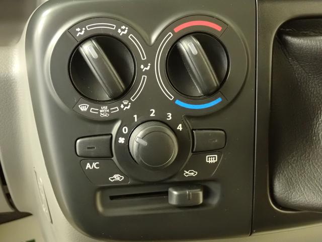 エブリイ PAリミテッド 6型 4WD 5MT LEDヘッドランプ インパネ5MT パートタイム4WD AM/FMラジオ 衝突被害軽減ブレーキ LEDヘッドランプ ハイビームアシスト フロアマット リヤパーキングセンサー キーレスエントリー 後席両側スライドドア(39枚目)